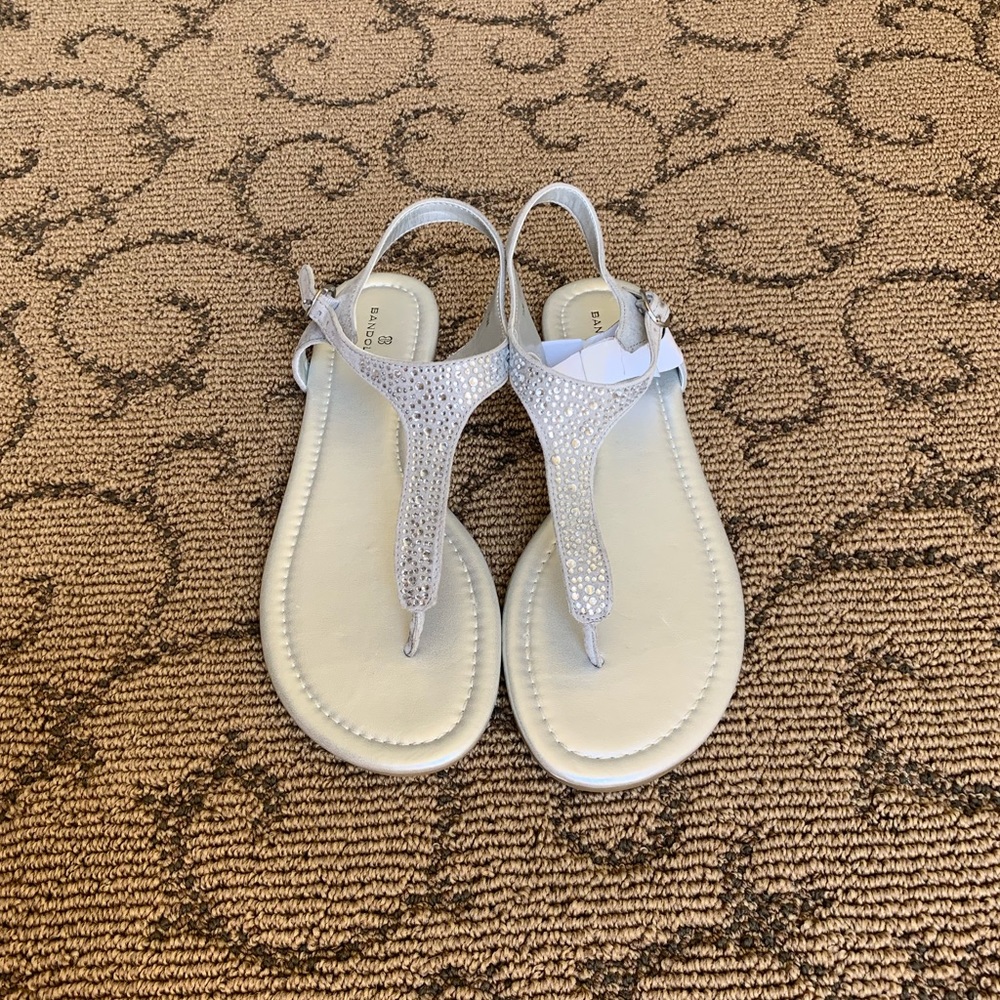 bandolino sliver sandals